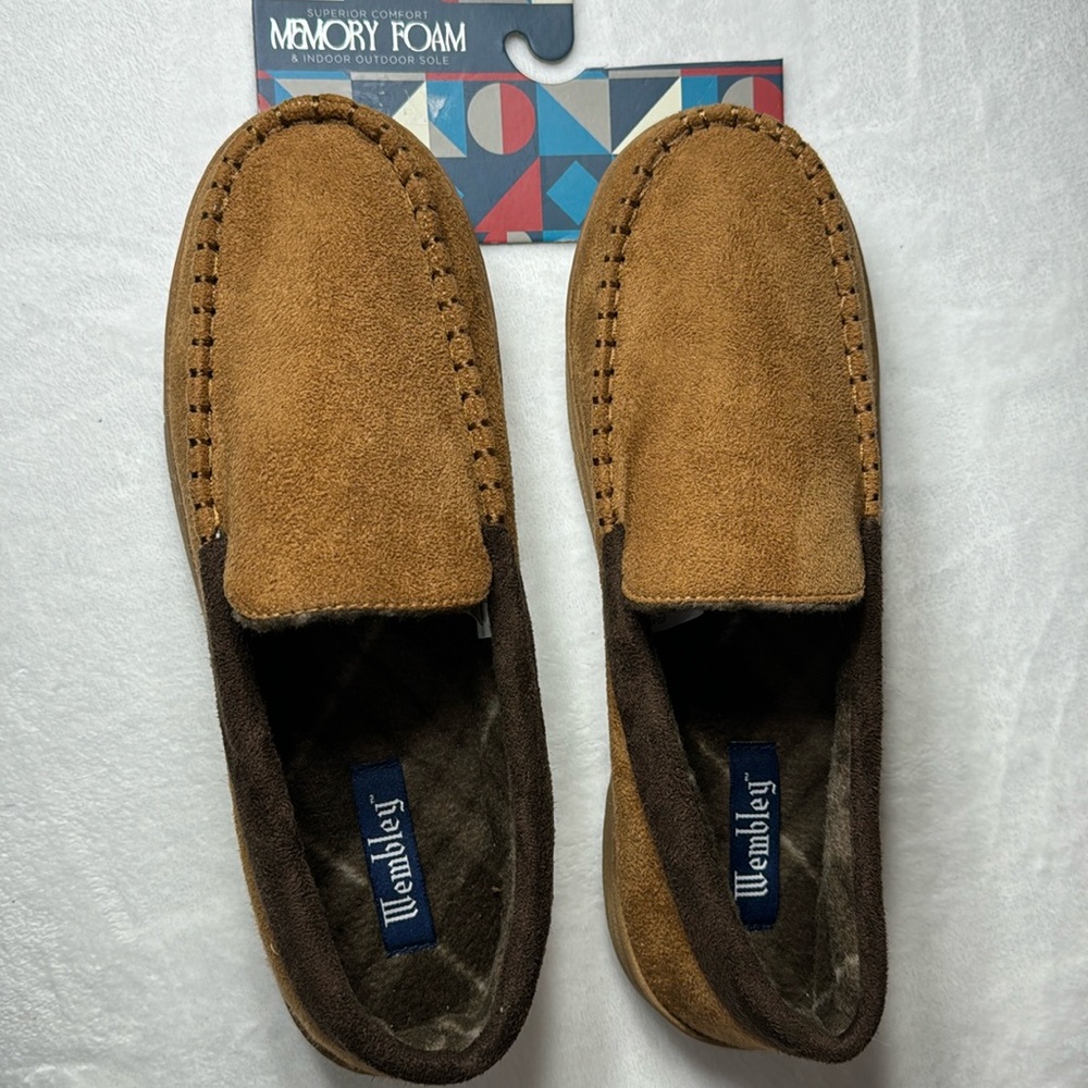 NWT Wembley Brown Suede Men's Moccasin Slippers Size M 8-9
